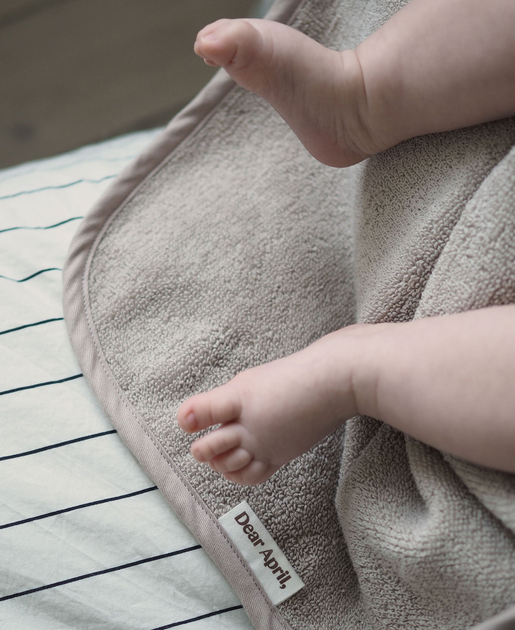 Cape de bain pour bébé Petal, Moon Cat