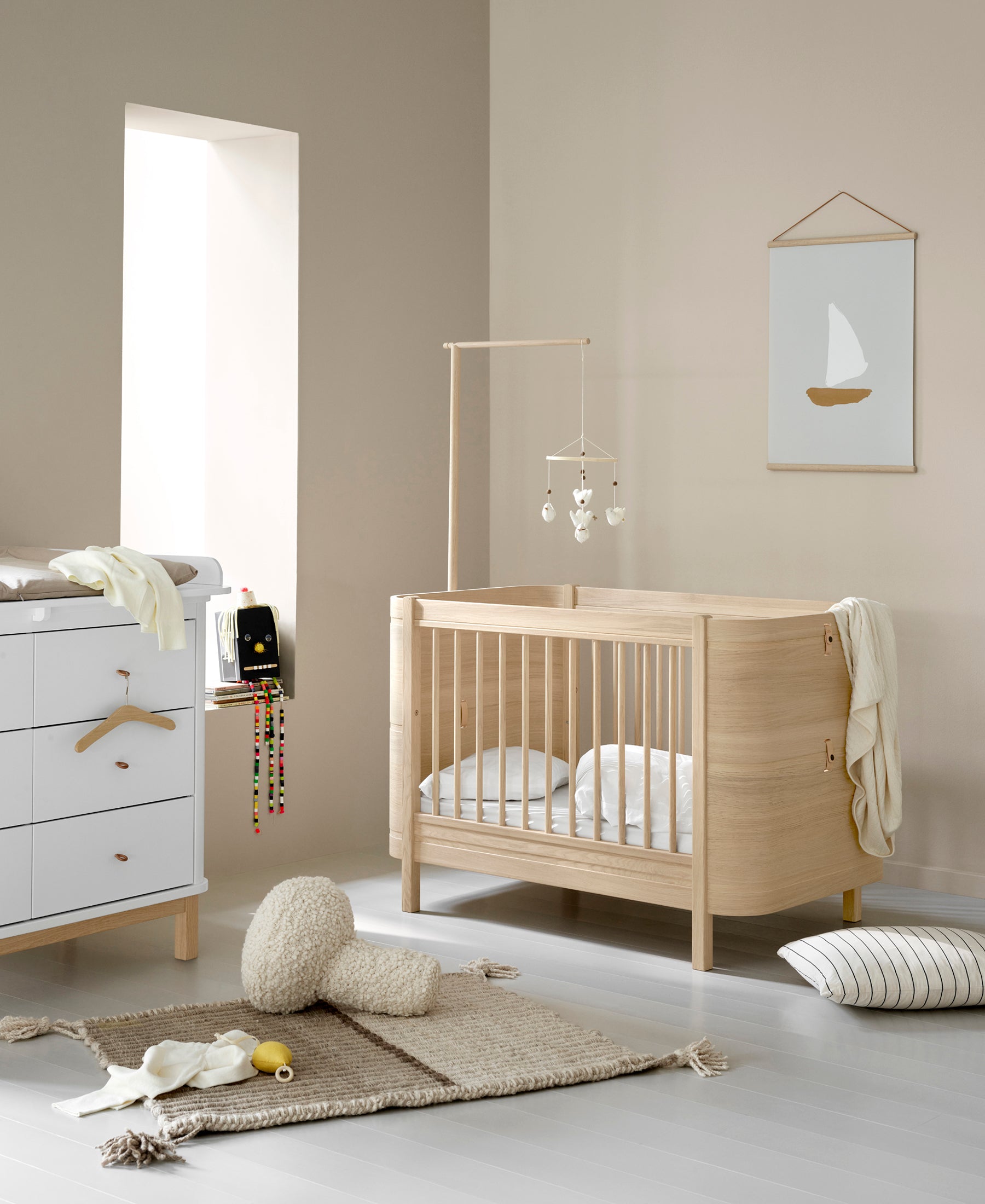 Lit bébé évolutif Wood Mini+ avec kit junior inclus, chêne