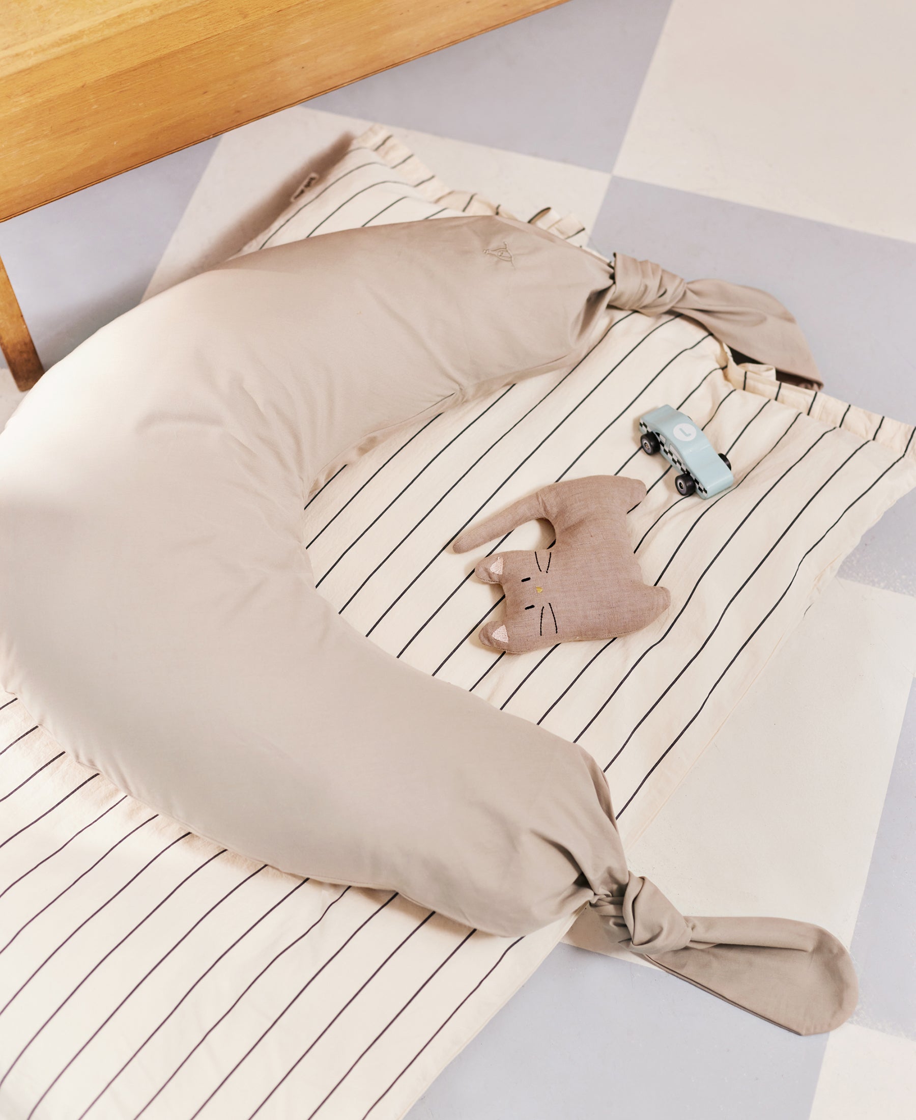 Coussin d'allaitement Nami, Little Mouse