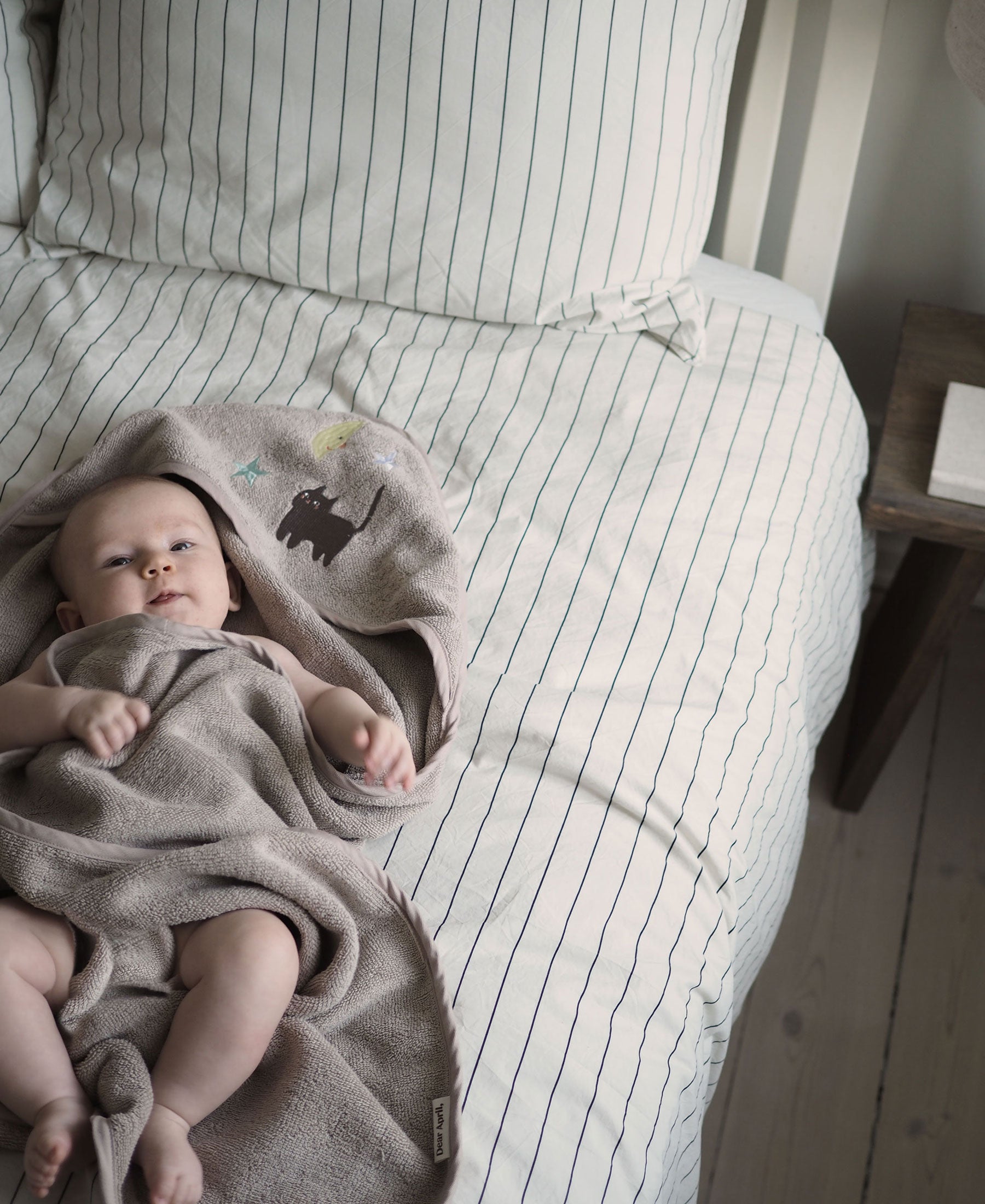 Cape de bain pour bébé Petal