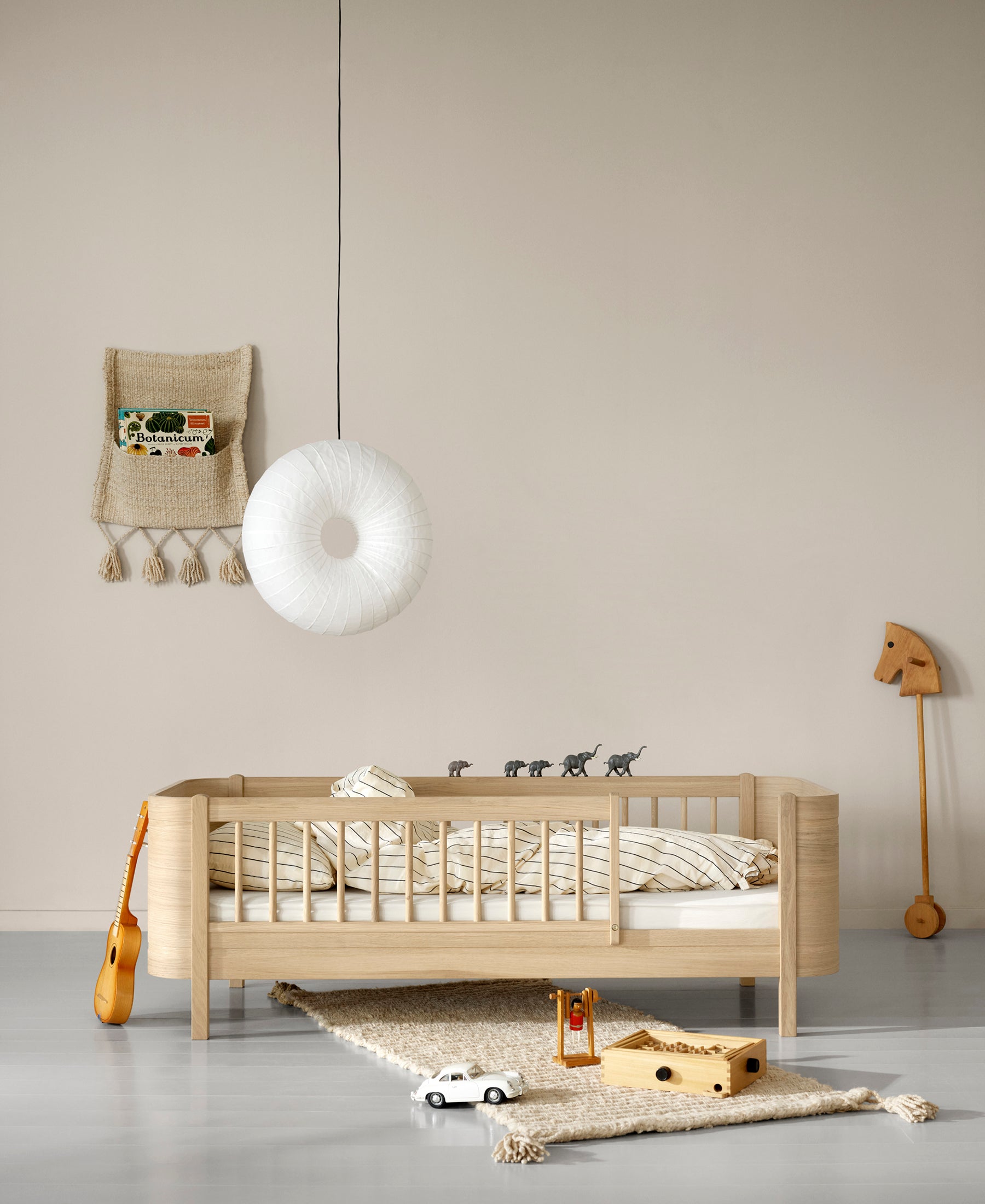 Lit bébé évolutif Wood Mini+ avec kit junior inclus, chêne