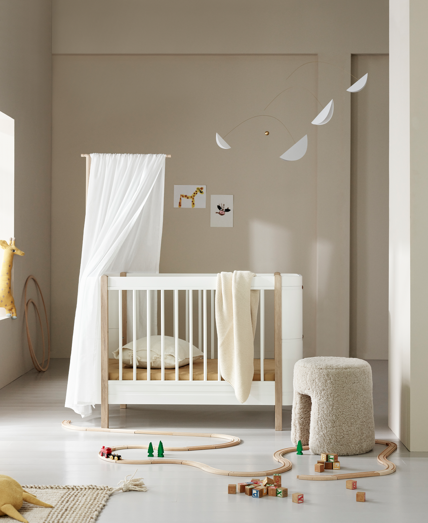 Lit bébé évolutif Wood Mini+, blanc/chêne